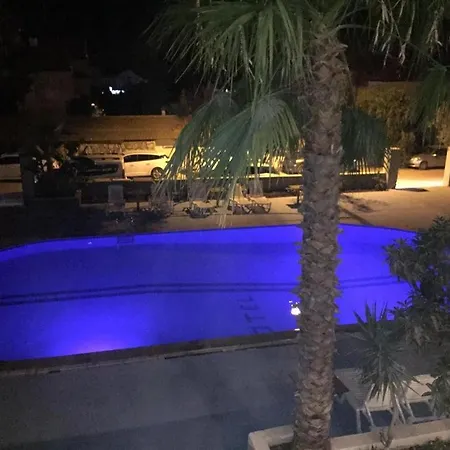 Mert Lägenhetshotell Fethiye